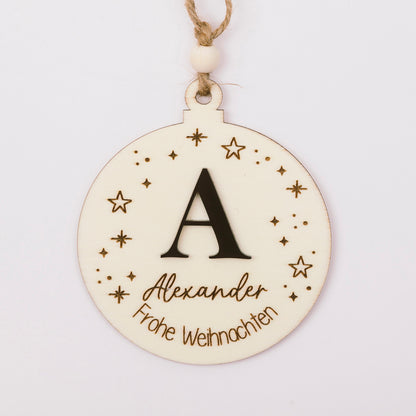 Christbaumkugel aus Holz – personalisiert mit Buchstaben aus Acryl & Gravur
