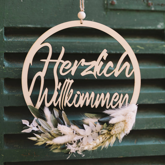 Trockenblumenkranz  Herzlich Willkommen Schriftzug