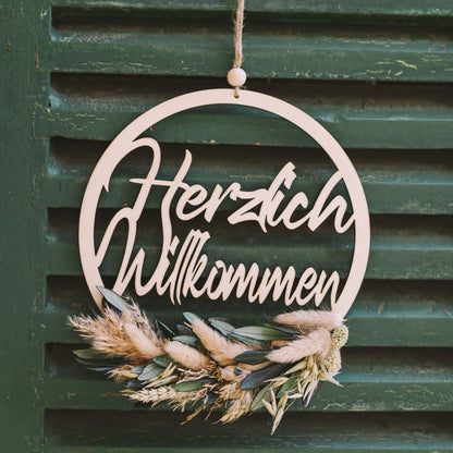 Trockenblumenkranz  Herzlich Willkommen Schriftzug