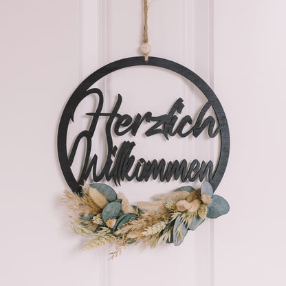 Trockenblumenkranz  Herzlich Willkommen Schriftzug