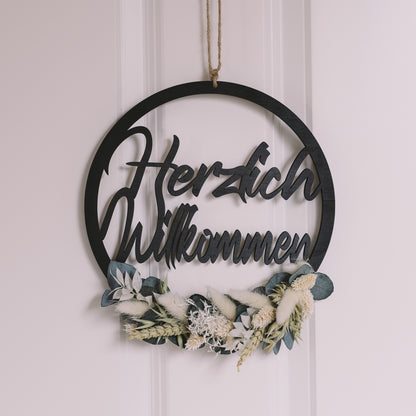 Trockenblumenkranz  Herzlich Willkommen Schriftzug