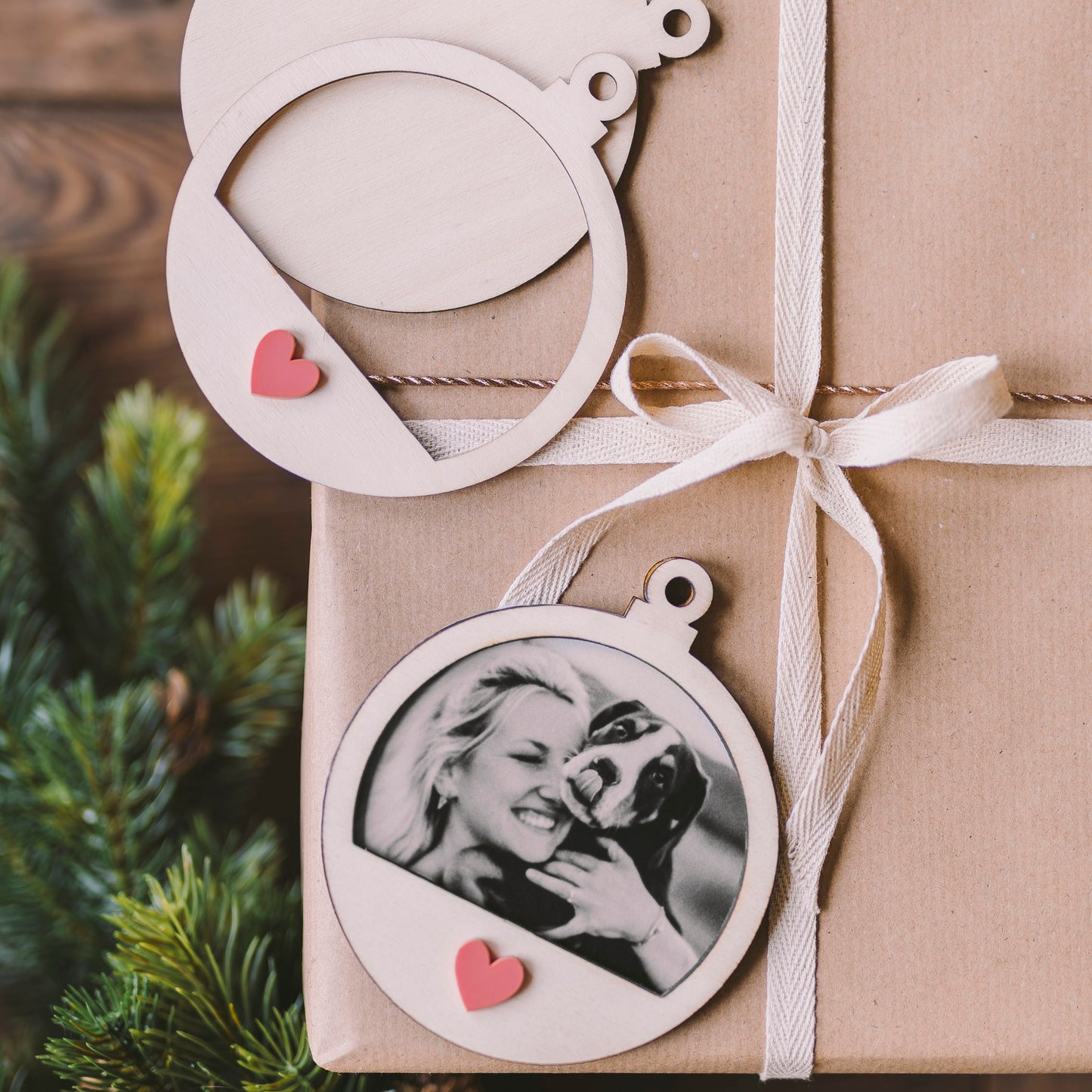 Holz-Weihnachtskugel zum Selbstgestalten –Foto einkleben mit Acryl