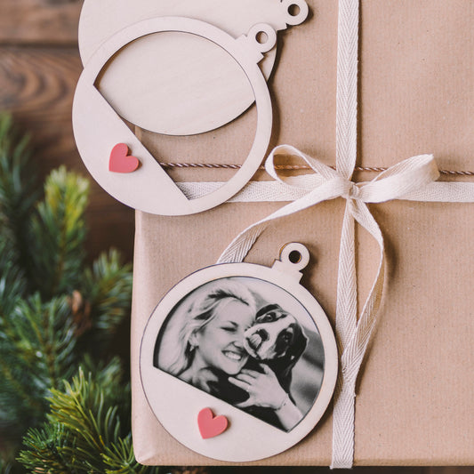 Holz-Weihnachtskugel zum Selbstgestalten –Foto einkleben mit Acryl