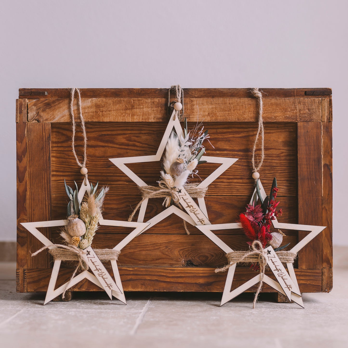 Weihnachtsterne mit Trockenblumen  Pappelsperrholz